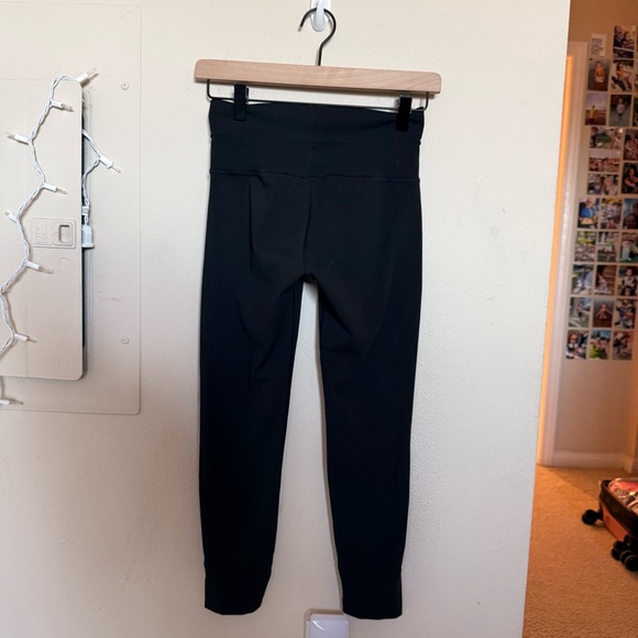 Vuori Black Women's Daily Form Leggings - Picture 2 of 5